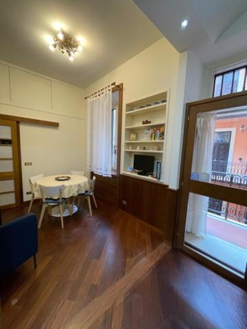 Apartment Colosseum Street Rom